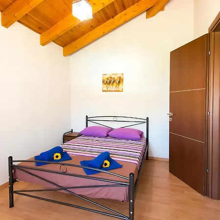 Haus In Kolympia Mit Parkplatz Und Bergblick Kolymbia