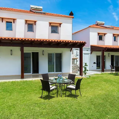 Haus In Kolympia Mit Parkplatz Und Bergblick Kolymbia